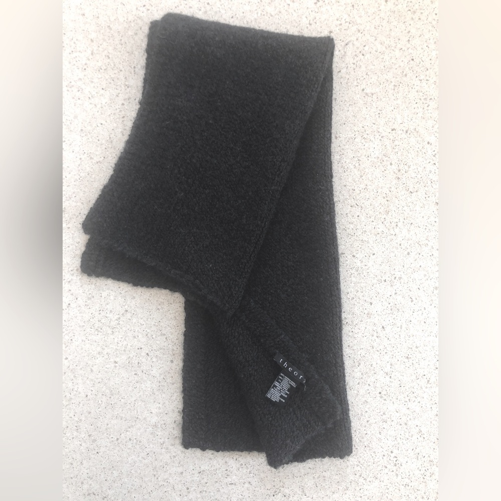 Theory Scarf Charcoal Gray Merino Wool. NWOT